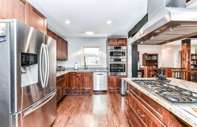 1328 N Ivanhoe St photos photos