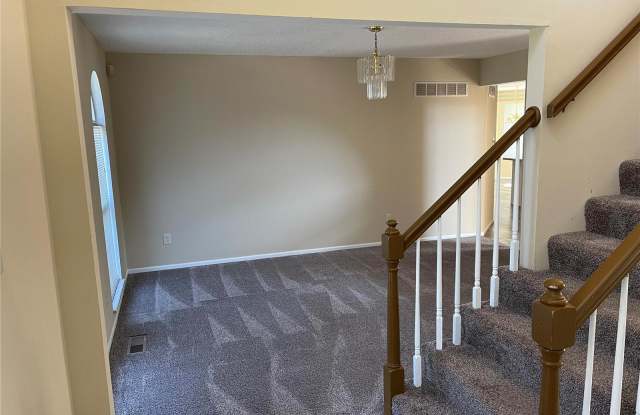 2224 Alexandria Court Gallery 3