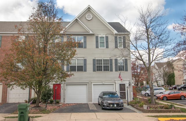 8504 Coronation Ln - 8504 Coronation Lane, Linton Hall, VA 20136