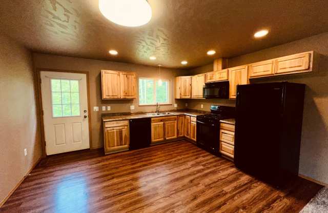 6385 W Hollywood Road - NC - 6385 West Hollywood Road, Knik-Fairview, AK 99623