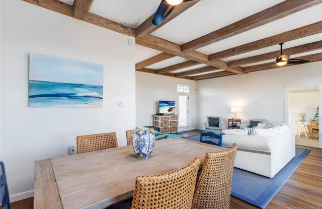76 Dune Road Gallery 4