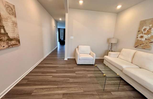 1243 RED CLOVER Lane Gallery 3