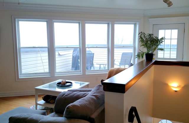 Move-in Special: FIRST MONTH’S RENT FREE!! Beautifully Remodeled 2 Bed/ 2Bath House W/Rooftop Deck - Off Street Parking - Central AC - Hardwood Flooring photos photos