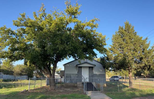 1120 N Oak Apt B Gallery 1