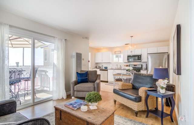 306 East Oceanfront Gallery 3