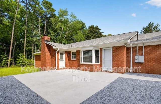 5108 Lakeshore Ct Gallery 2