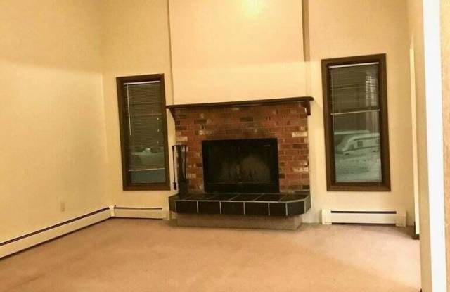 6121 E 41st Court Gallery 4