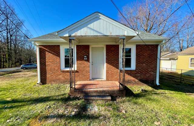 3 Bedroom 1 Bathroom Home Located In Greensboro photos photos