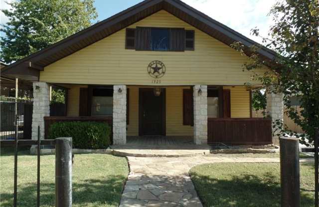 1925 Saint Louis Ave. - 1925 Saint Louis Avenue, Fort Worth, TX 76110