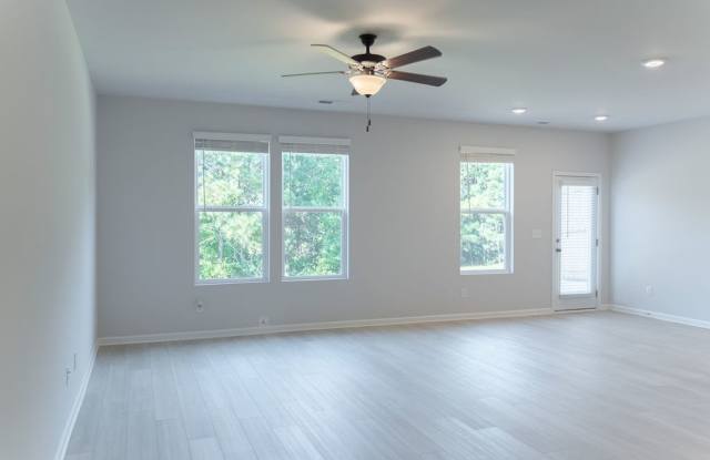 Newly constructed 3 Bedroom Townhome in Opelika Gallery 3