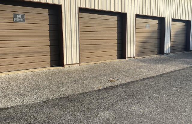 4 Car Garage with Lift- 267 East Broadway - 1 photos photos