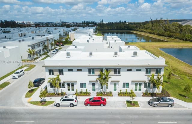 10259 NW 66th St - 10259 NW 66th St, Doral, FL 33178
