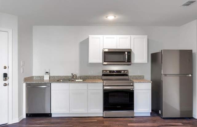 625 Whitworth Street - 625 Whitworth Street, Sulphur Springs, TX 75482