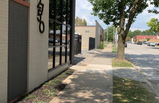 2750 Cherry - 2750 Cherry St, Kansas City, MO 64108
