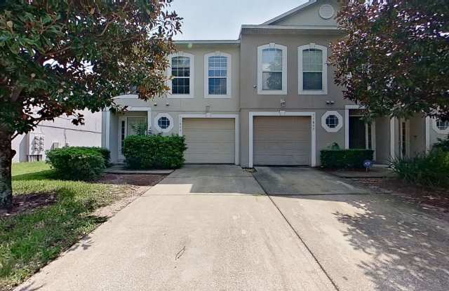 Completly Renovated 3 bedroom 2.5 bath Kingsmill Townhouse! - 11859 Lake Bend Circle, Jacksonville, FL 32218