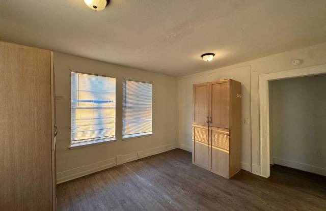 Spacious 4BR Home in Orlando – Move-In Ready with Great Location! Gallery 4