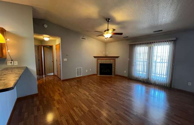 Adorable 2 Bedroom 2 Bath unit in the heart of North Liberty, IA! photos photos