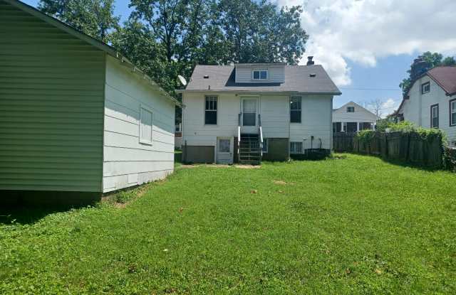 2417 Penfield Avenue Gallery 2