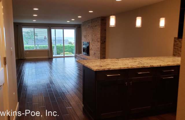 7517 Soundview Dr Gallery 3