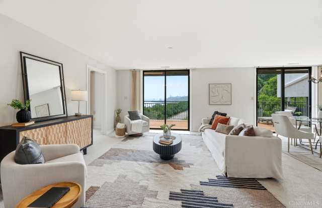 415 Bond Place Gallery 4