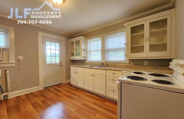 816 South Ridge Avenue - 816 South Ridge Avenue, Kannapolis, NC 28083