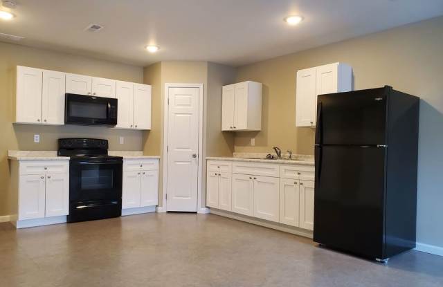 2 Bedroom 1.5 Bathroom Townhouse Gallery 2