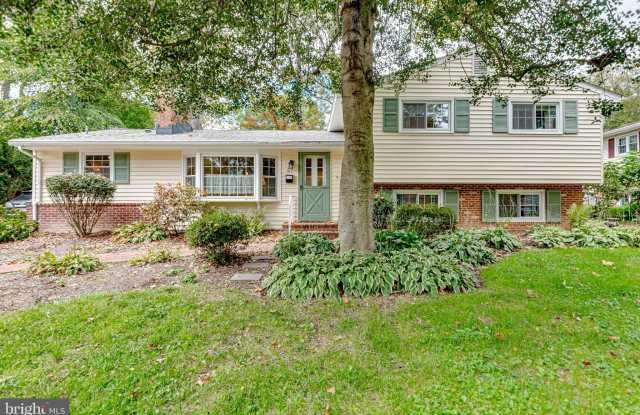 318 HOLLYBERRY Road photos photos