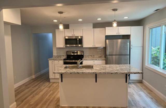 910 Oliver Avenue N photos photos