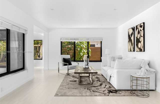 430 N Shore Dr Gallery 4