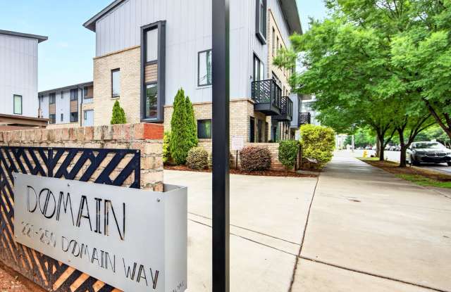 Ready to move into this beautifully maintained townhome with an attached garage in the heart of South End! Gallery 4