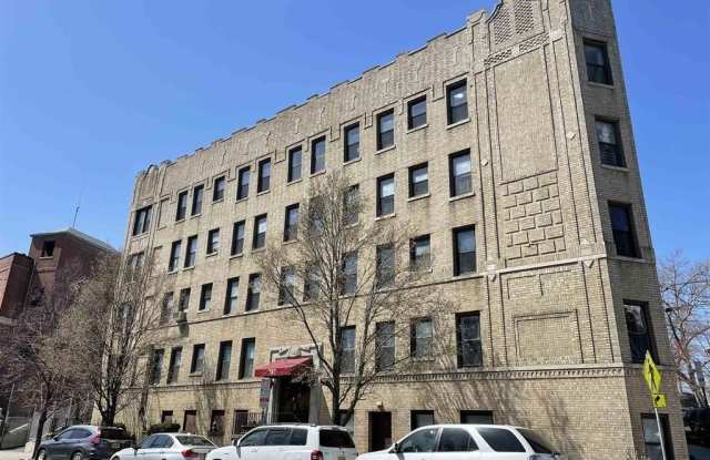 787 SUMMIT AVE photos photos