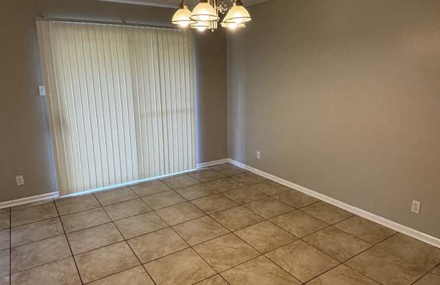 4817 Greenfield Dr Gallery 4
