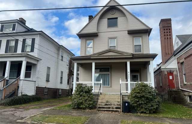300 Dekalb Street - 300 Dekalb Street, Bridgeport, OH 43912