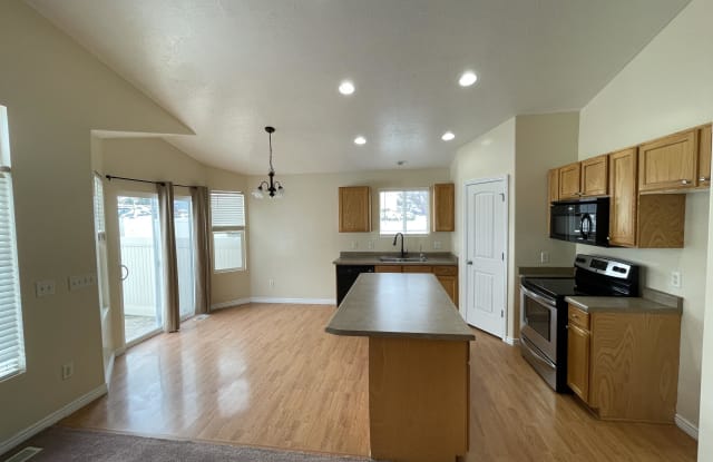 8761 W 3500 S - 1 Gallery 3