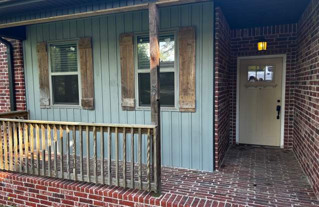 Private Treehouse Views - 3 Bed 2 Bath Home on Cul de sac! photos photos