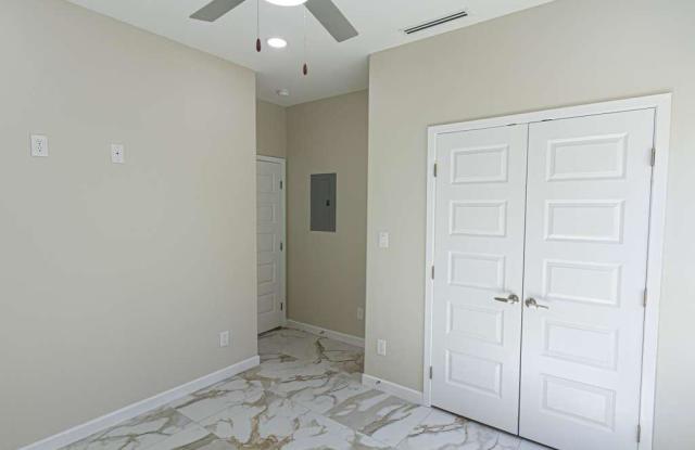 509 N Emerald Avenue - 1 Gallery 4