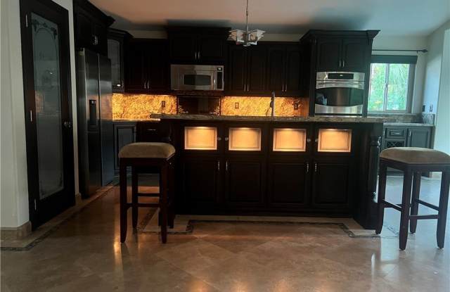 8225 Woodland Prairie Avenue Gallery 2
