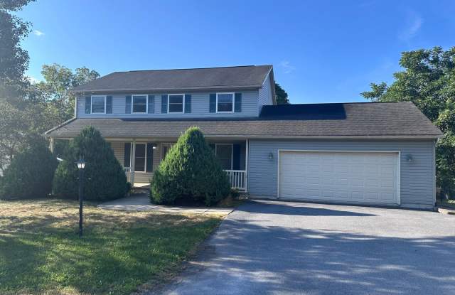 Spacious 4 bedroom Bellefonte house available now - 126 Wiltshire Drive, Centre County, PA 16823