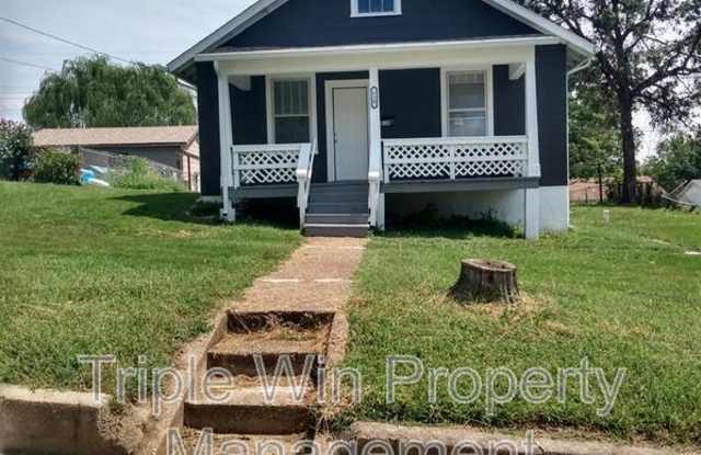 830 Warne St photos photos