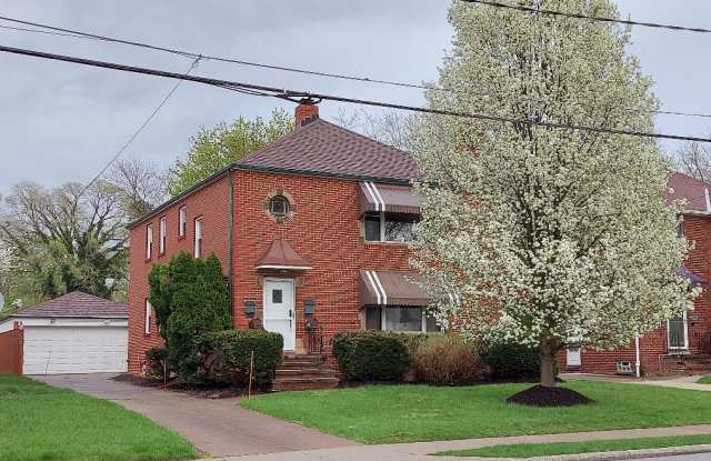 2291 Lakeview Ave Gallery 2