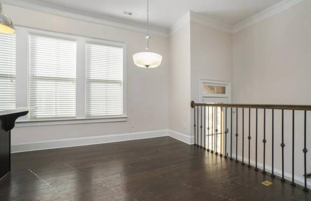4763 Laurel Walk Gallery 3