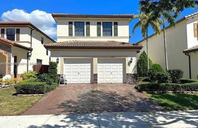 9243 SW 227th Ter photos photos