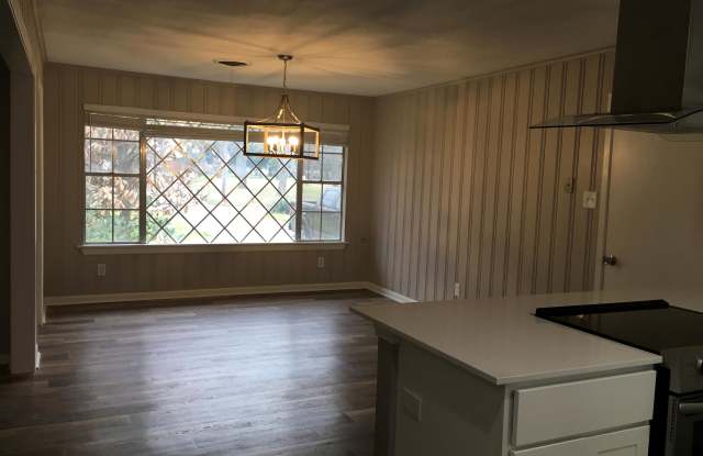 1207 Ridgewood Terrace Gallery 3