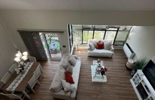 4 Keystone Ct Gallery 1