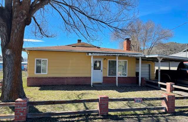 Cute 2 bedroom home - 4244 Douglas Avenue, Klamath Falls, OR 97601