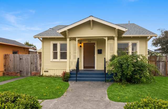 Charming Pet-Friendly Henderson Center 3/1 Home! Gallery 1