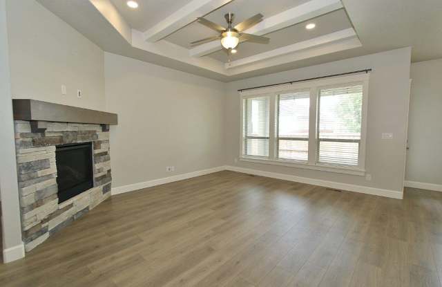 Immaculate Single-Level Home in Hazelwood Village Gallery 4
