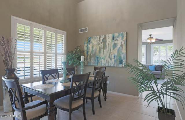 1740 W BARTLETT Way Gallery 4