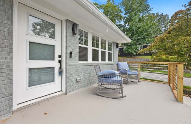Spacious 5BR Home near Georgia Tech, GWCC & Grady Gallery 4