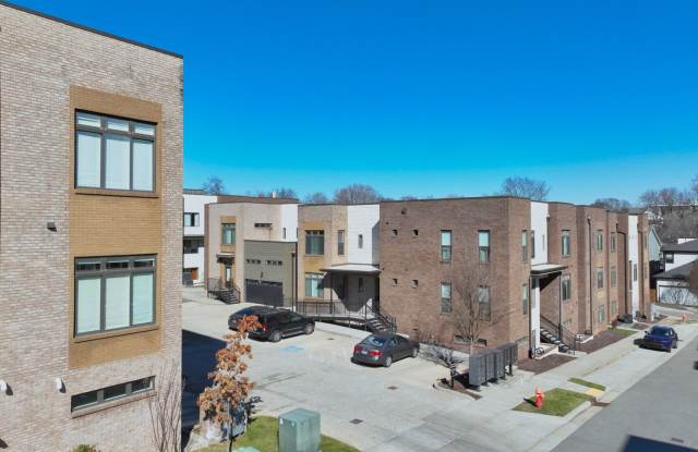 **2022-BUILT CONDO IN THE HEART OF WEDGEWOOD-HOUSTON WALKING DISTANCE TO GEODIS PARK** photos photos